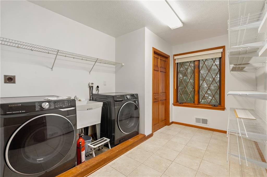 1624 Branning Road Pittsburgh, PA 15235 - Photo 13 of 25 Gallery Image 13