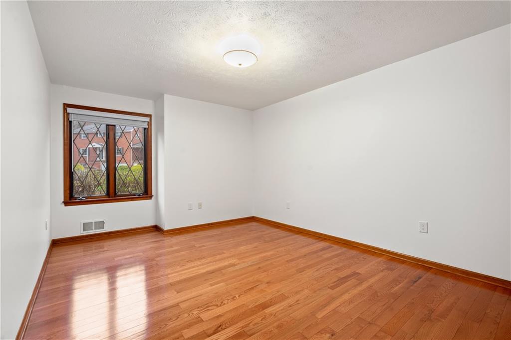 1624 Branning Road Pittsburgh, PA 15235 - Photo 20 of 25 Gallery Image 20