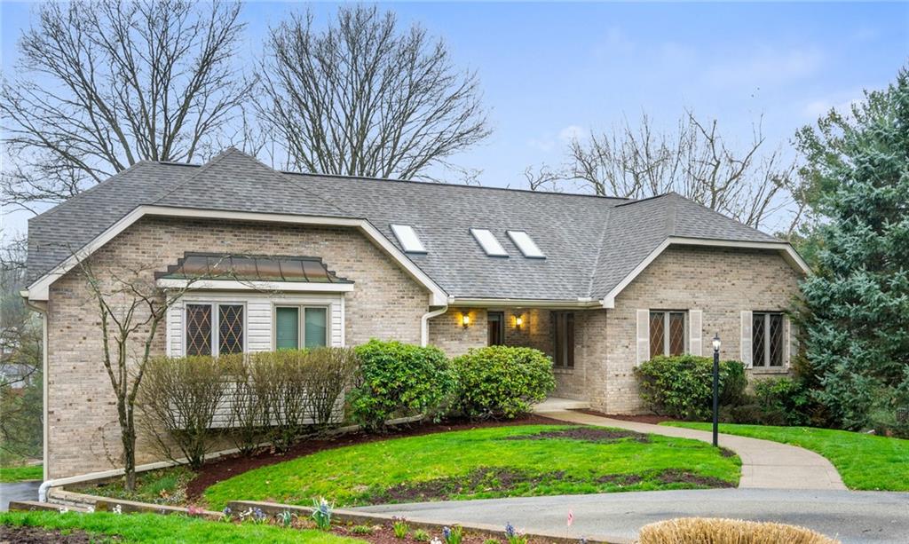 1624 Branning Road Pittsburgh, PA 15235 - Photo 2 of 25 Gallery Image 2