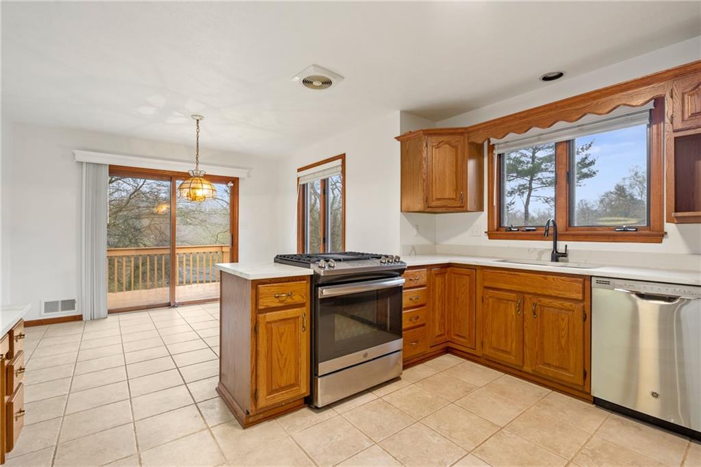 1624 Branning Road Pittsburgh, PA 15235 - Photo 9 of 25 Gallery Image 9