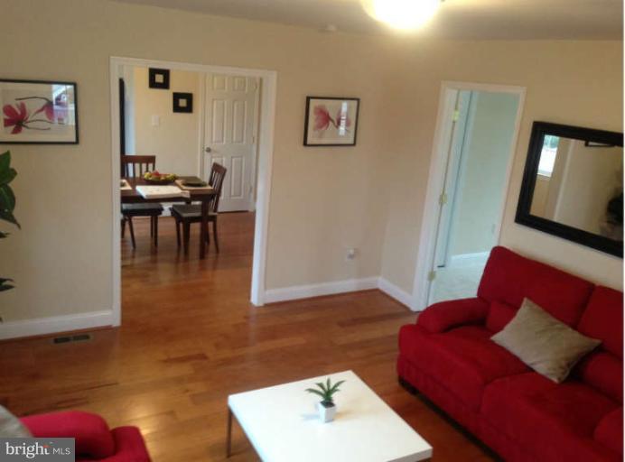 4818 Wheeler Road Oxon Hill, MD 20745 - Photo 19 of 21 Living Room