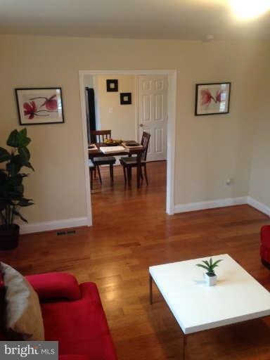 4818 Wheeler Road Oxon Hill, MD 20745 - Photo 20 of 21 Living Room