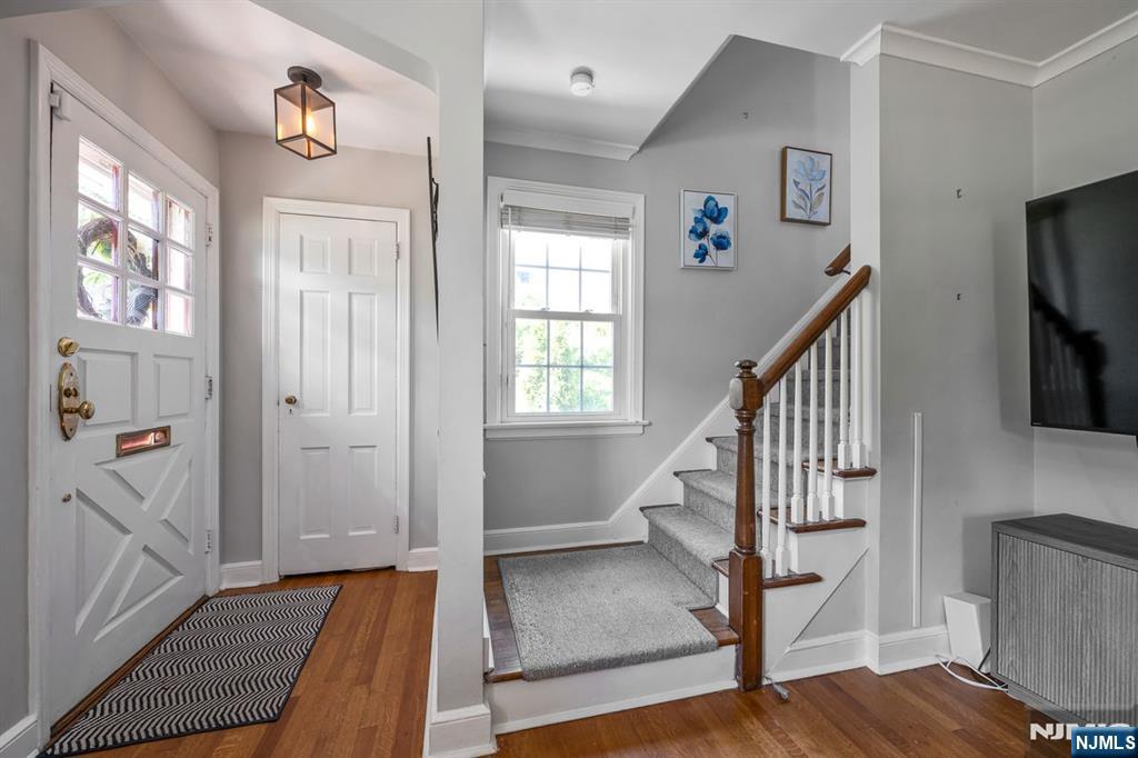 448 Fairfield Avenue Ridgewood, NJ 07450 - Photo 4 of 31