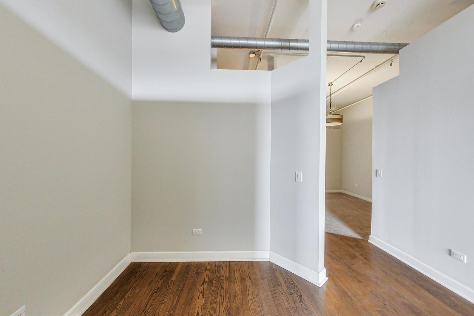 1301 West Madison Street, Unit 511 Chicago, IL 60607 - Photo 18 of 24 a view of small space