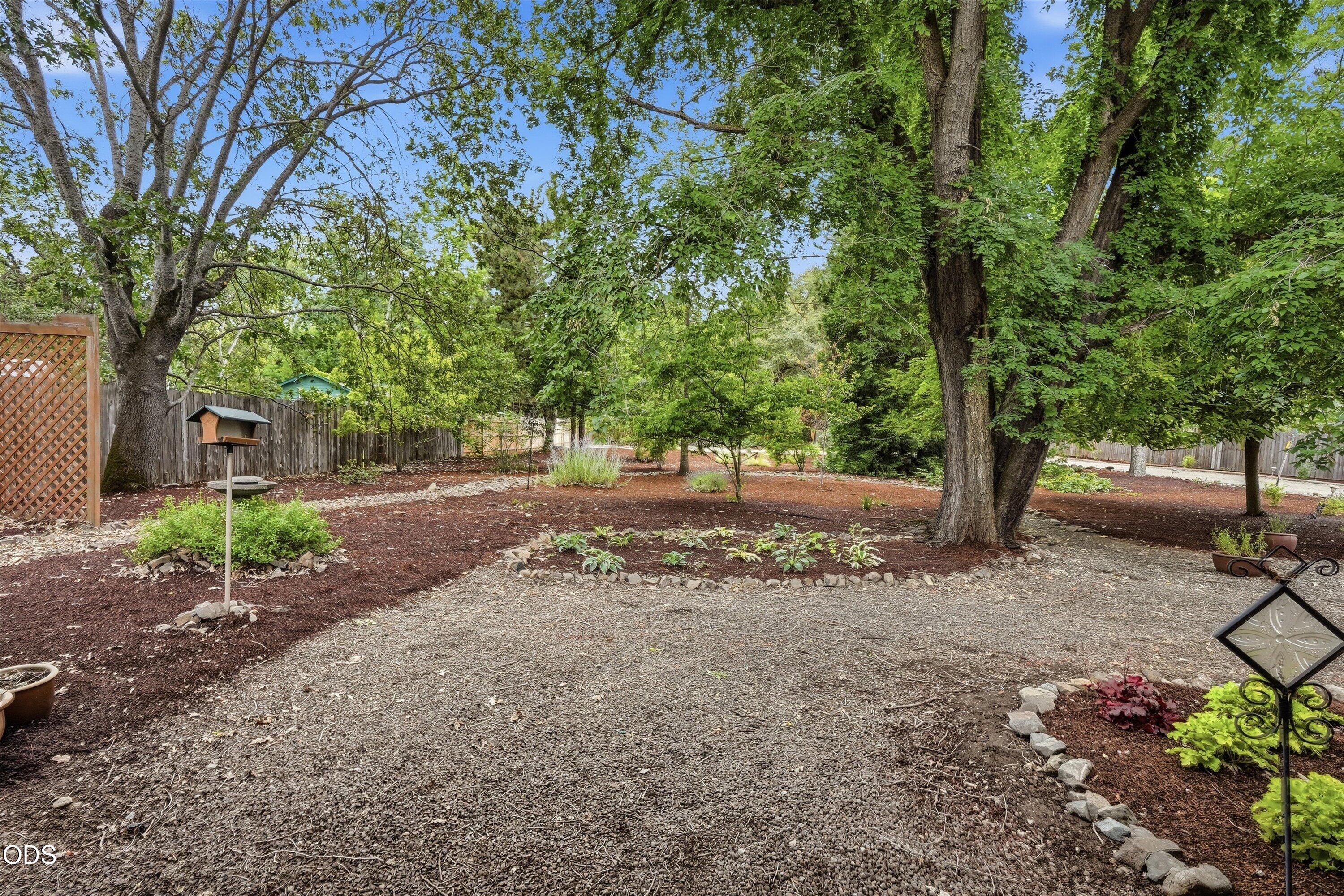 2298 Camp Baker Road Medford, OR 97501 - Photo 33 of 58