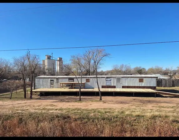 $9,000 | 615 East 9th Street, Hale Center, TX 79041