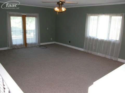5455 Chesaning Road Chesaning, MI 48616 - Photo 9 of 14 20364244-8.JPG