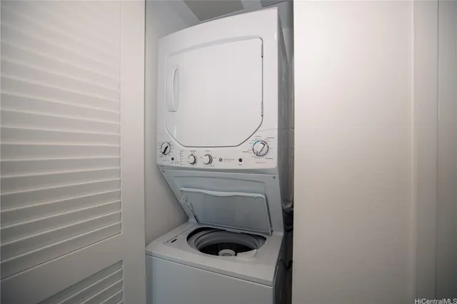 $835,000 | 615 Keawe Street, Unit 2408, Honolulu, HI 96813