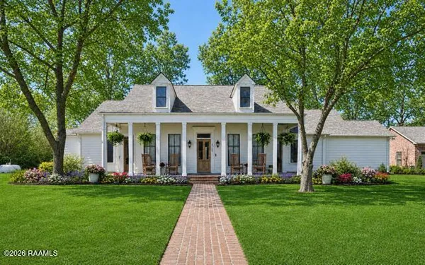 $1,100,000 | 5726 Eagle Pass Drive, Youngsville, LA 70592