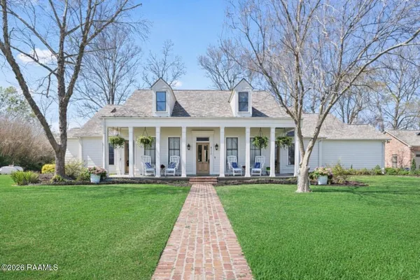 $1,100,000 | 5726 Eagle Pass Drive, Youngsville, LA 70592