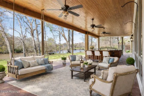 $1,100,000 | 5726 Eagle Pass Drive, Youngsville, LA 70592