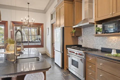 $1,100,000 | 5726 Eagle Pass Drive, Youngsville, LA 70592