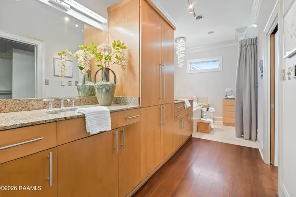 $1,100,000 | 5726 Eagle Pass Drive, Youngsville, LA 70592