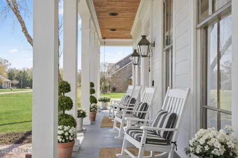 $1,100,000 | 5726 Eagle Pass Drive, Youngsville, LA 70592