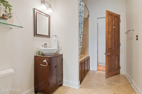 $1,100,000 | 5726 Eagle Pass Drive, Youngsville, LA 70592