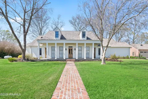 $1,100,000 | 5726 Eagle Pass Drive, Youngsville, LA 70592
