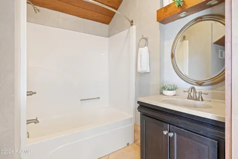 $1,100,000 | 5726 Eagle Pass Drive, Youngsville, LA 70592