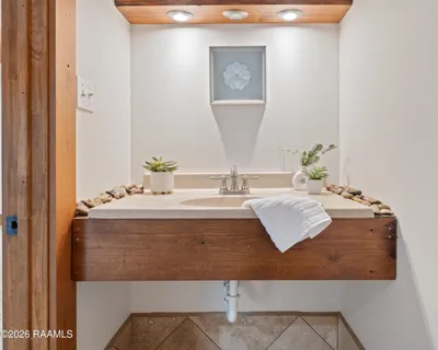 $1,100,000 | 5726 Eagle Pass Drive, Youngsville, LA 70592