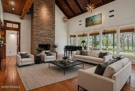 $1,100,000 | 5726 Eagle Pass Drive, Youngsville, LA 70592