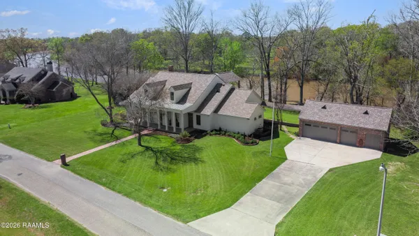 $1,100,000 | 5726 Eagle Pass Drive, Youngsville, LA 70592