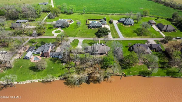 $1,100,000 | 5726 Eagle Pass Drive, Youngsville, LA 70592