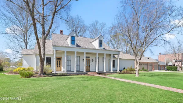 $1,100,000 | 5726 Eagle Pass Drive, Youngsville, LA 70592