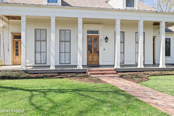 $1,100,000 | 5726 Eagle Pass Drive, Youngsville, LA 70592