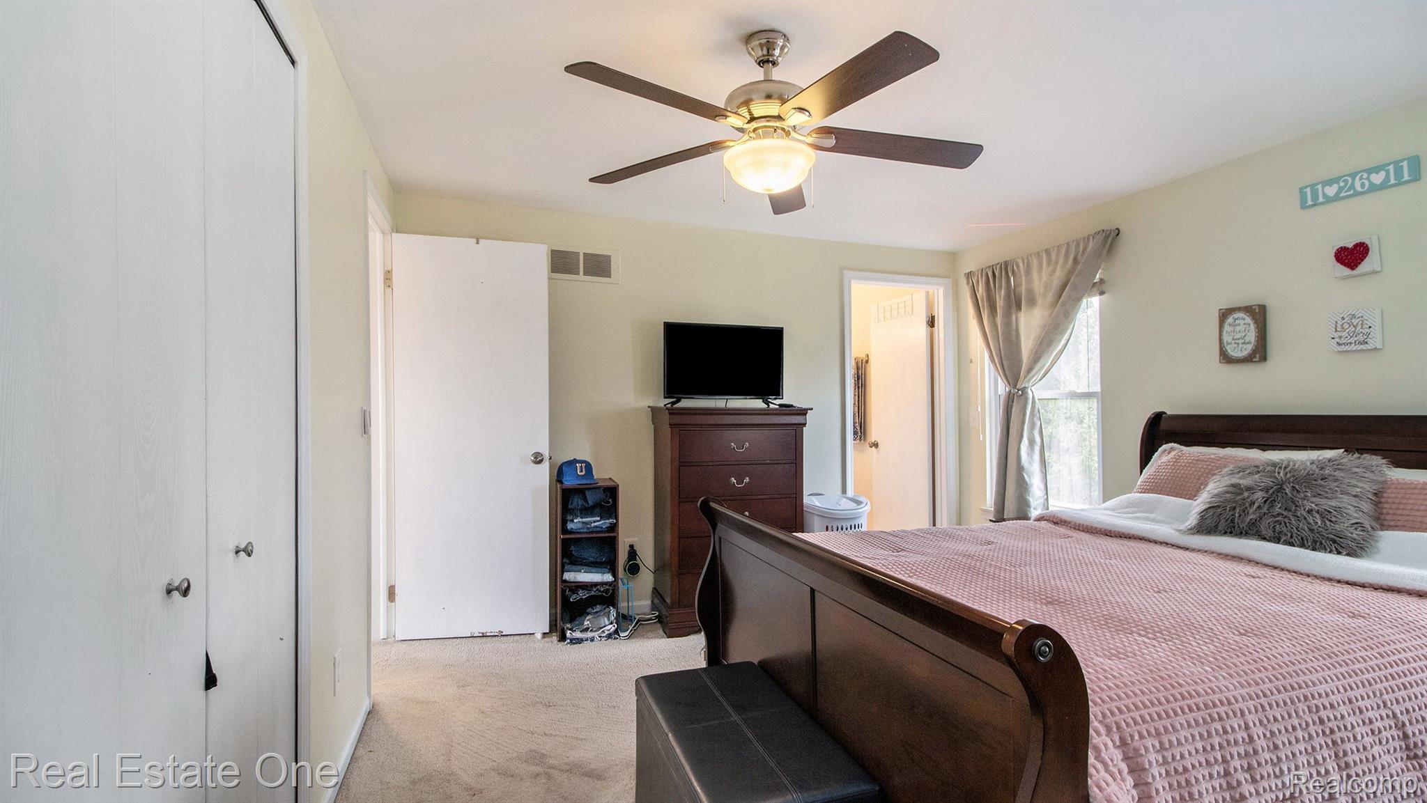 44434 Ridgefield Road Canton, MI 48188 - Photo 13 of 26 Gallery Image 13