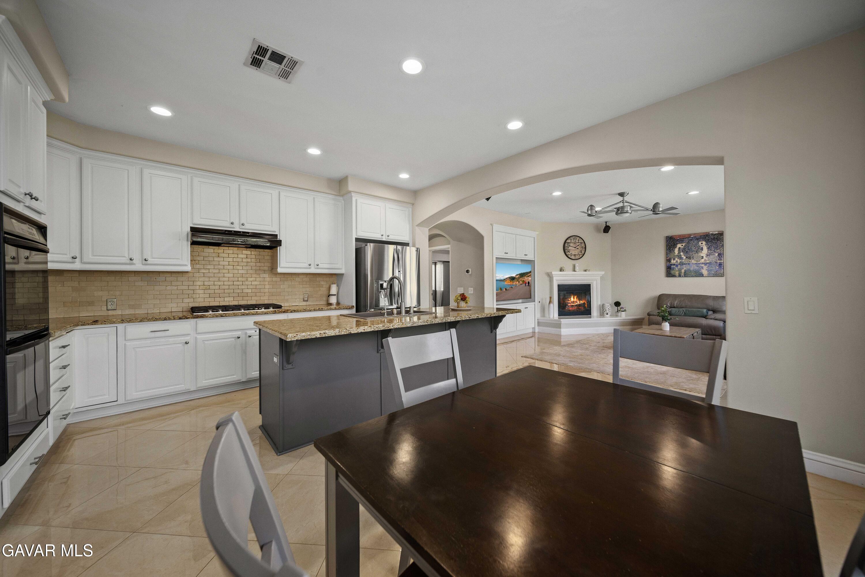 26505 Thackery Lane Stevenson Ranch, CA 91381 - Photo 27 of 63 26505 Thackery Ln Stevenson Ranch-30