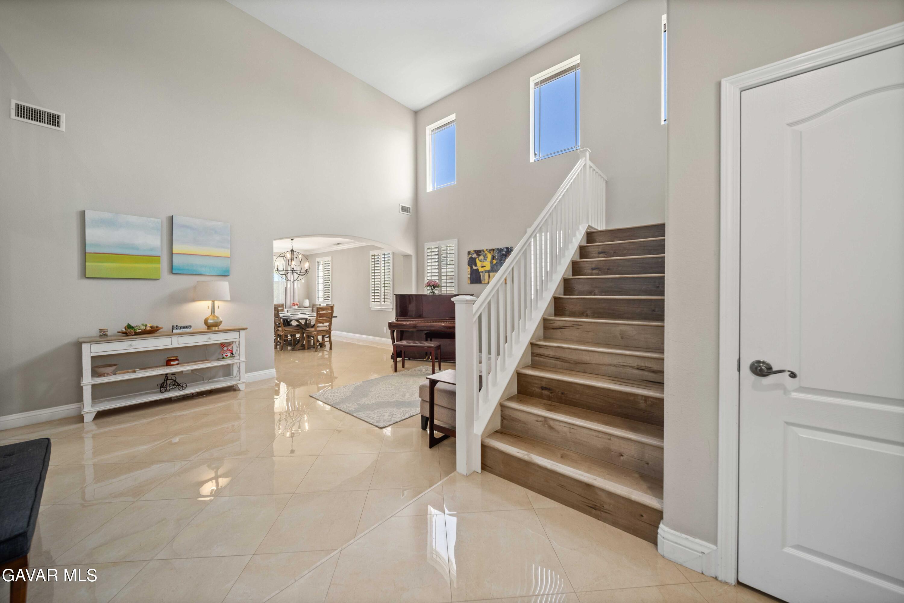 26505 Thackery Lane Stevenson Ranch, CA 91381 - Photo 10 of 63 a view of entryway and hall
