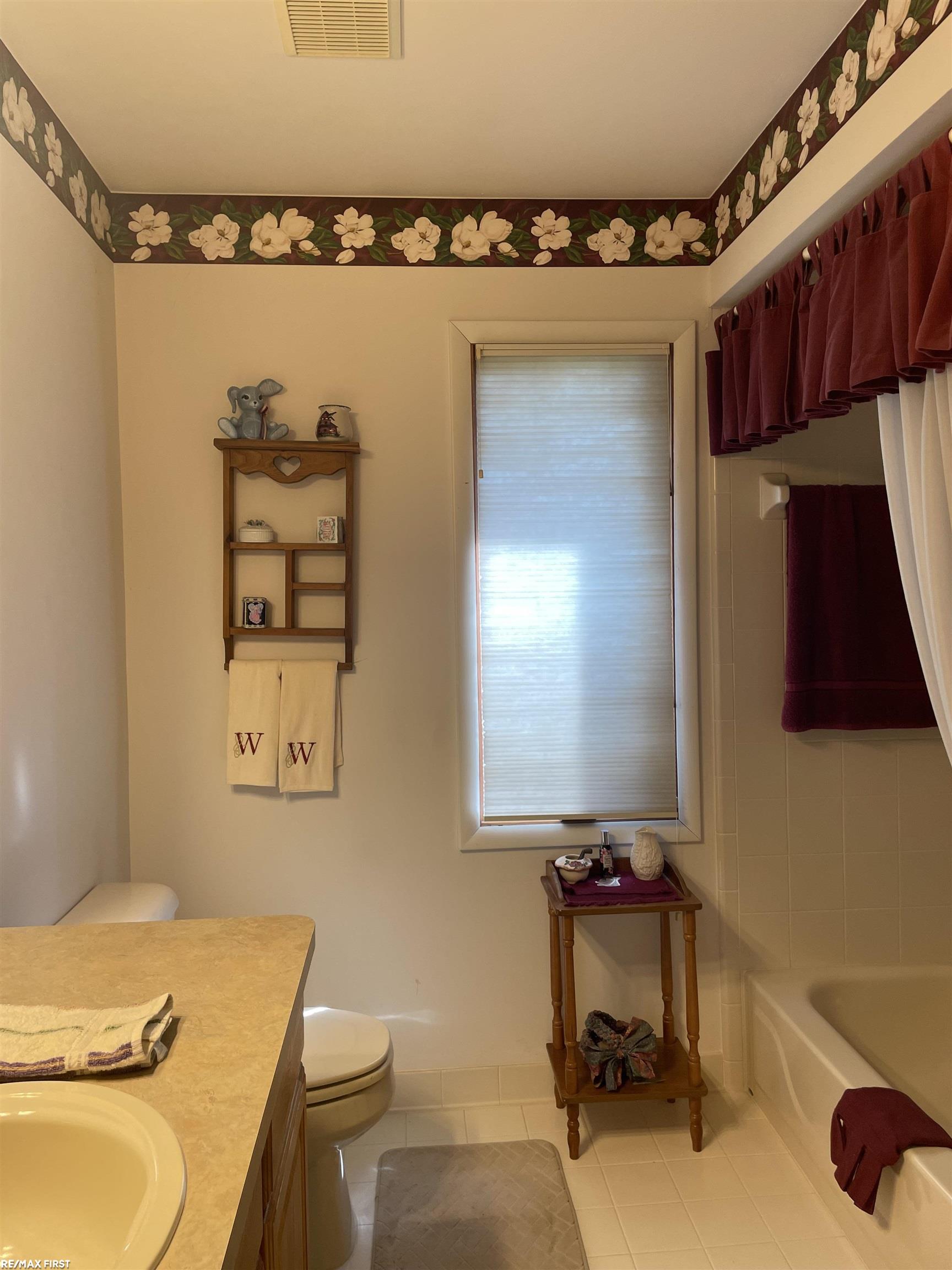 21537 Armada Ridge Road Armada, MI 48005 - Photo 31 of 48 50114374-30.JPG