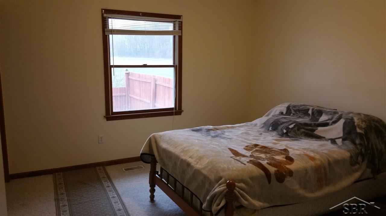 8329 North Genesee Road Mount Morris, MI 48458 - Photo 11 of 18 31286217-10.JPG