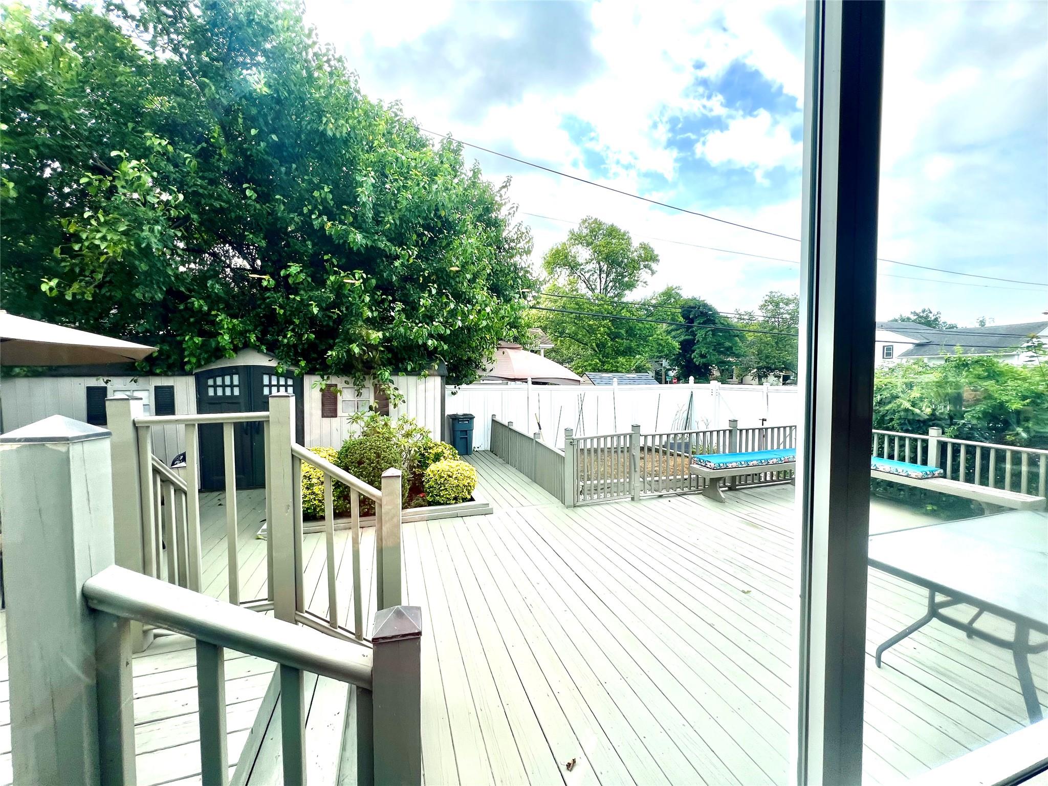 11 Pearl Street Valley Stream, NY 11581 - Photo 15 of 17