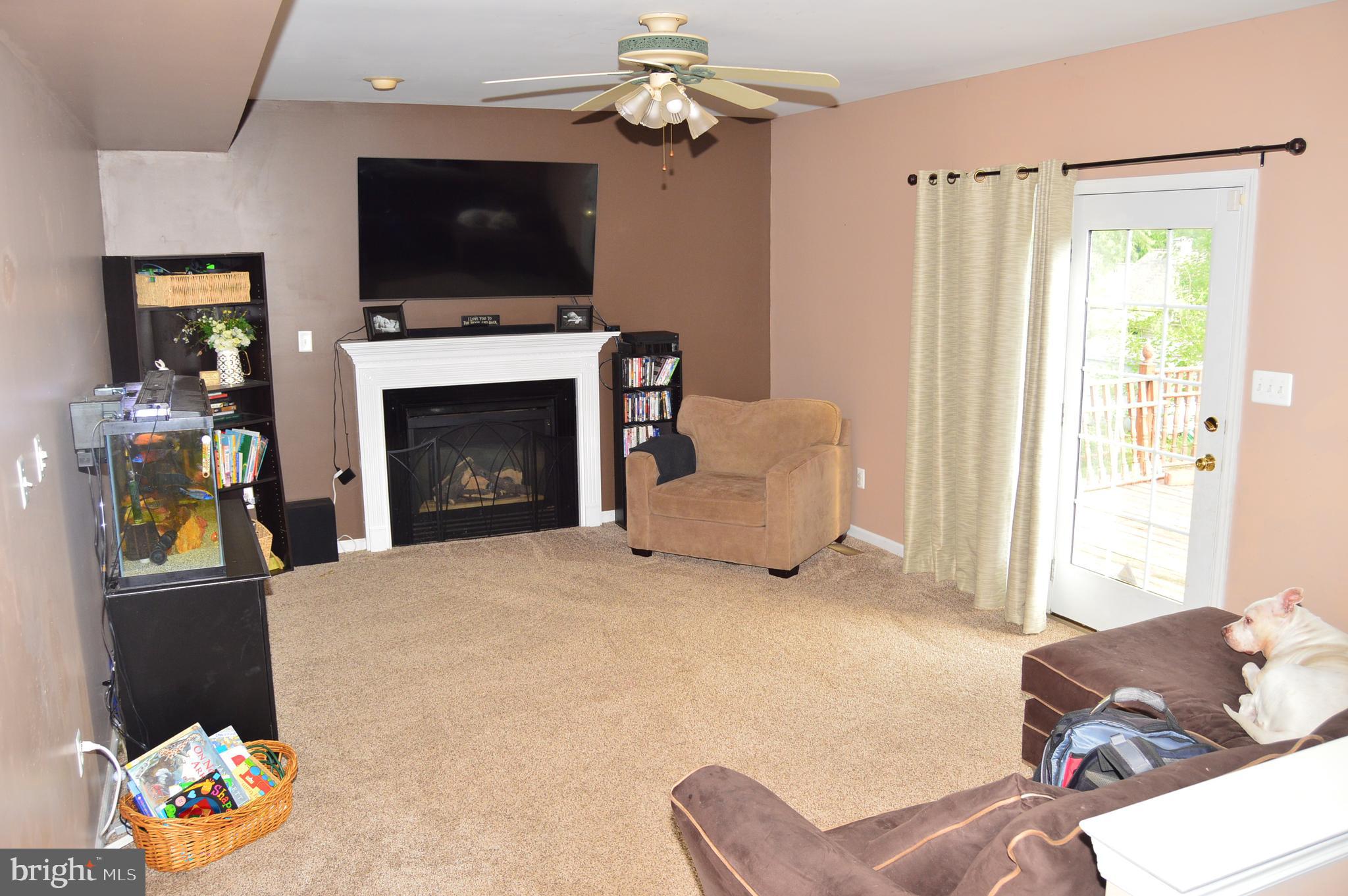 4530 Hillside Road Reading, PA 19606 - Photo 2 of 25 Family Room