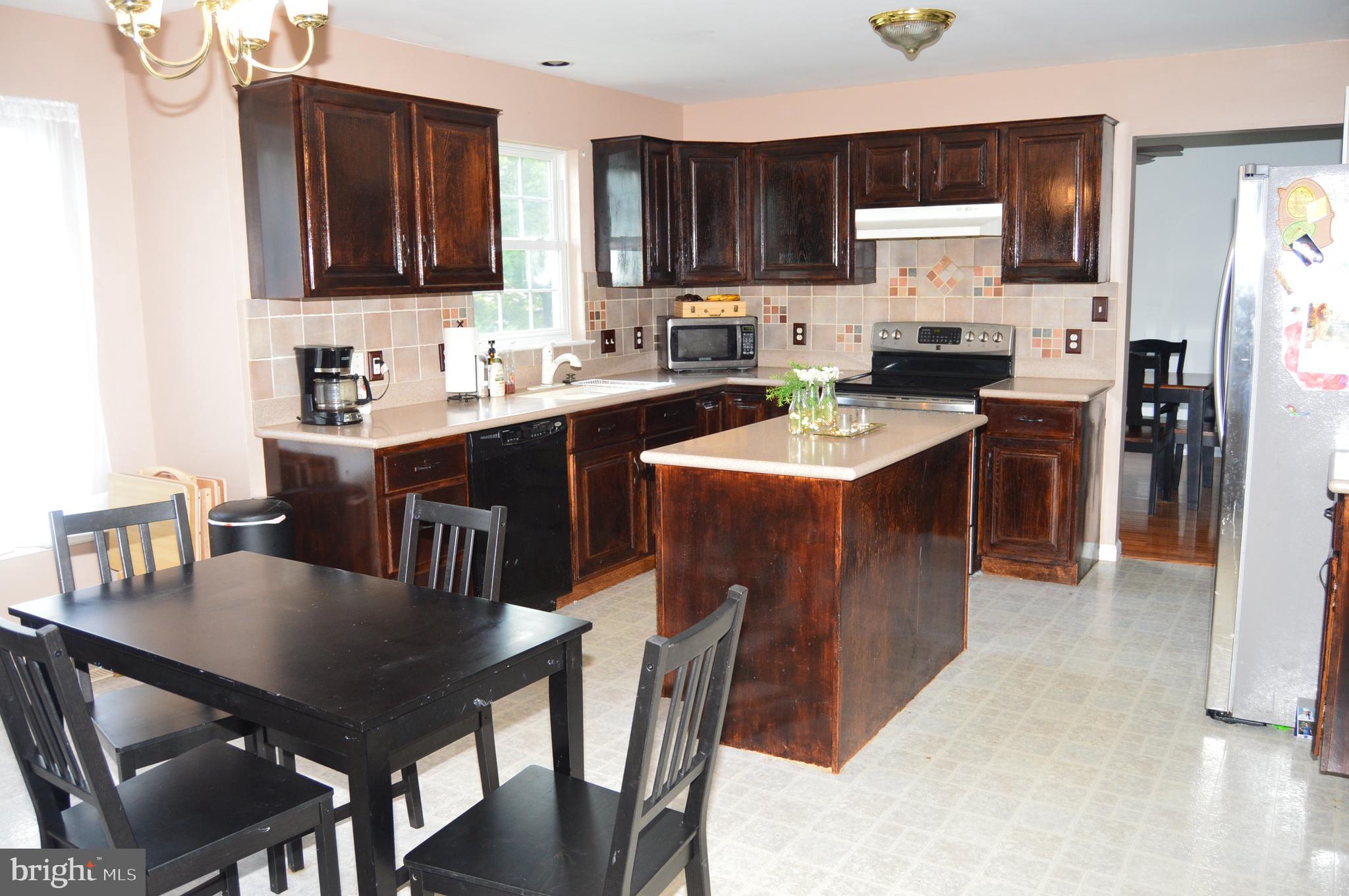 4530 Hillside Road Reading, PA 19606 - Photo 21 of 25 Breakfast Nook and Kitchen