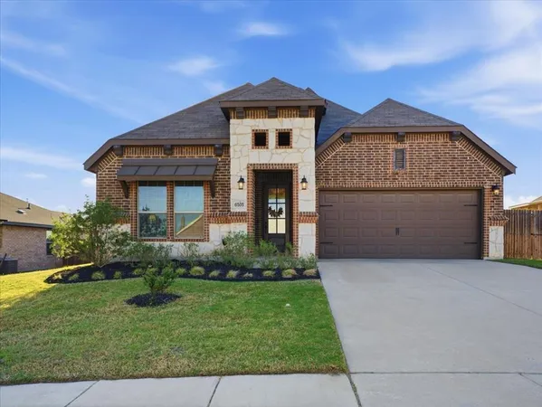 $359,900 | 6505 Molly Anita Drive, Burleson, TX 76058