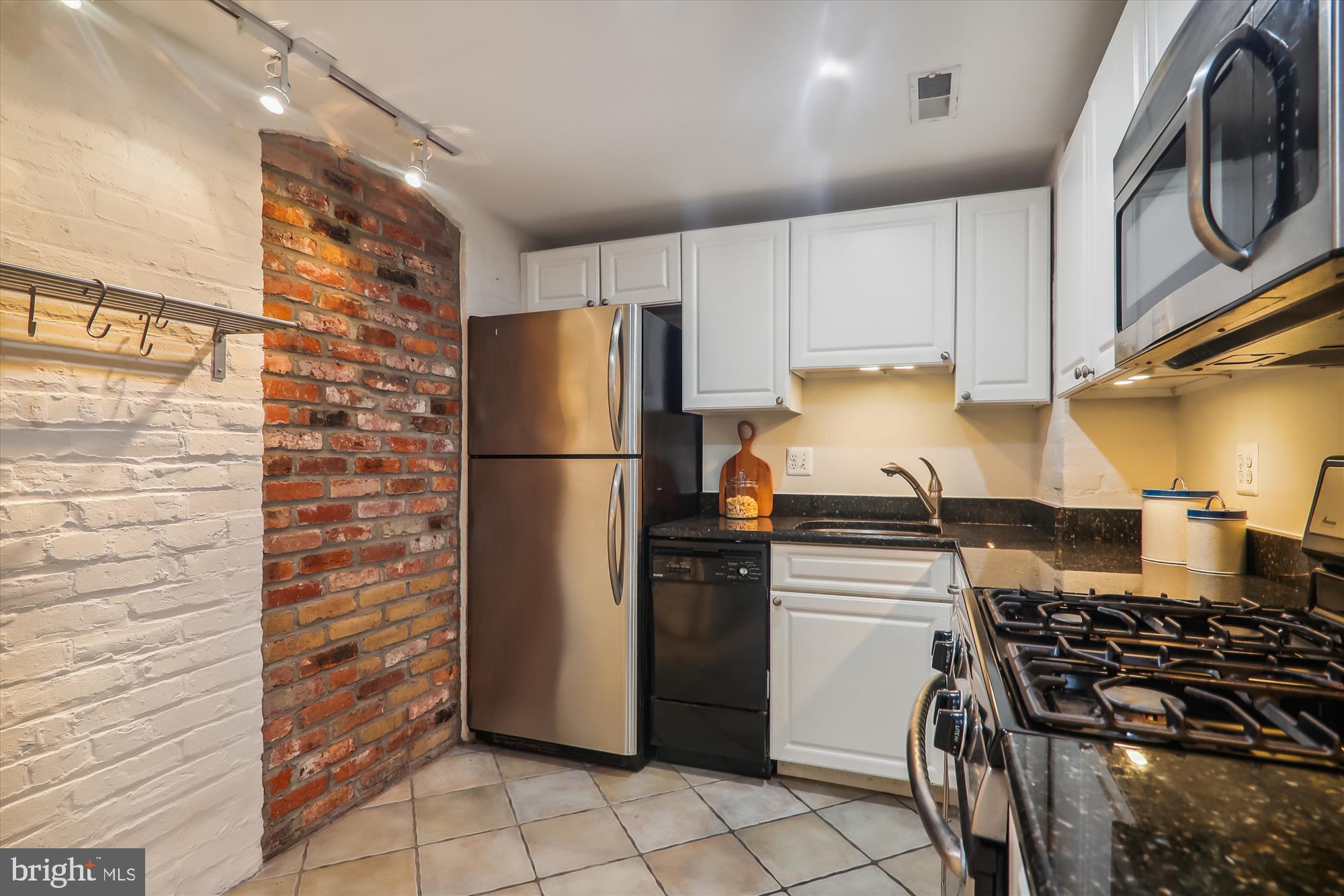 2038 18th Street Northwest, Unit T1 Washington, DC 20009 - Photo 22 of 42