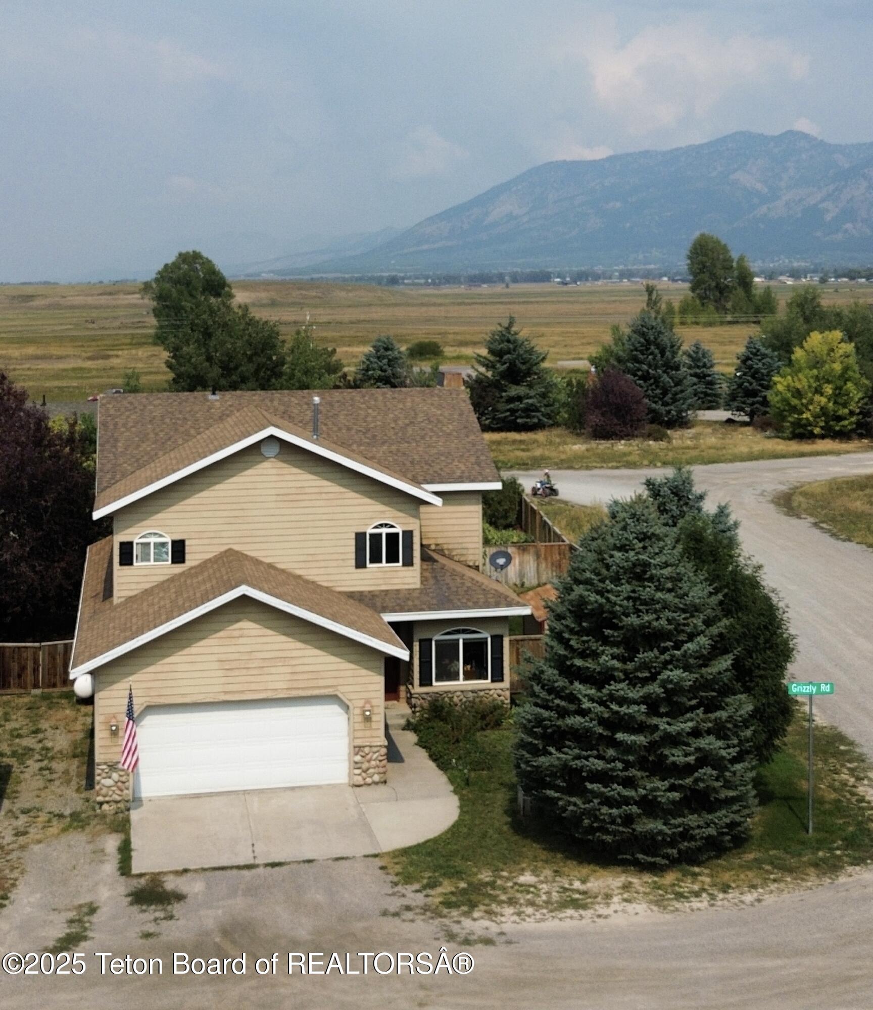 417 Grizzly Road Thayne, WY 83127 - Photo 1 of 25 front