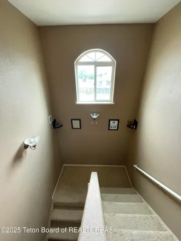 $549,000 | 417 Grizzly Road, Thayne, WY 83127