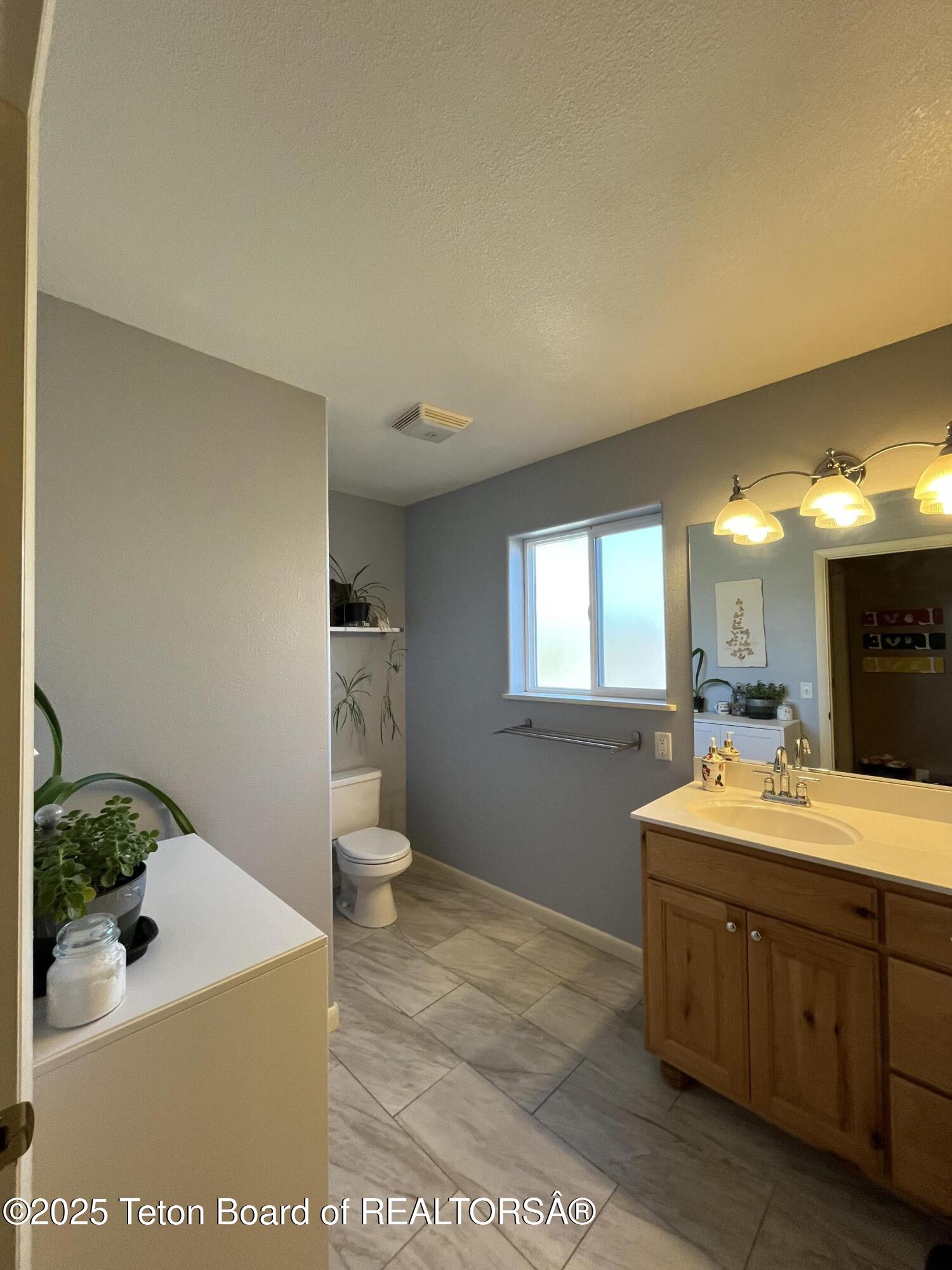 417 Grizzly Road Thayne, WY 83127 - Photo 19 of 25 full bath 2