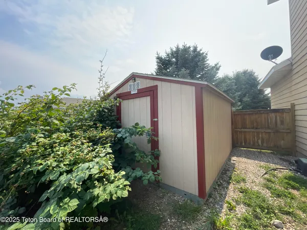 $545,000 | 417 Grizzly Road, Thayne, WY 83127