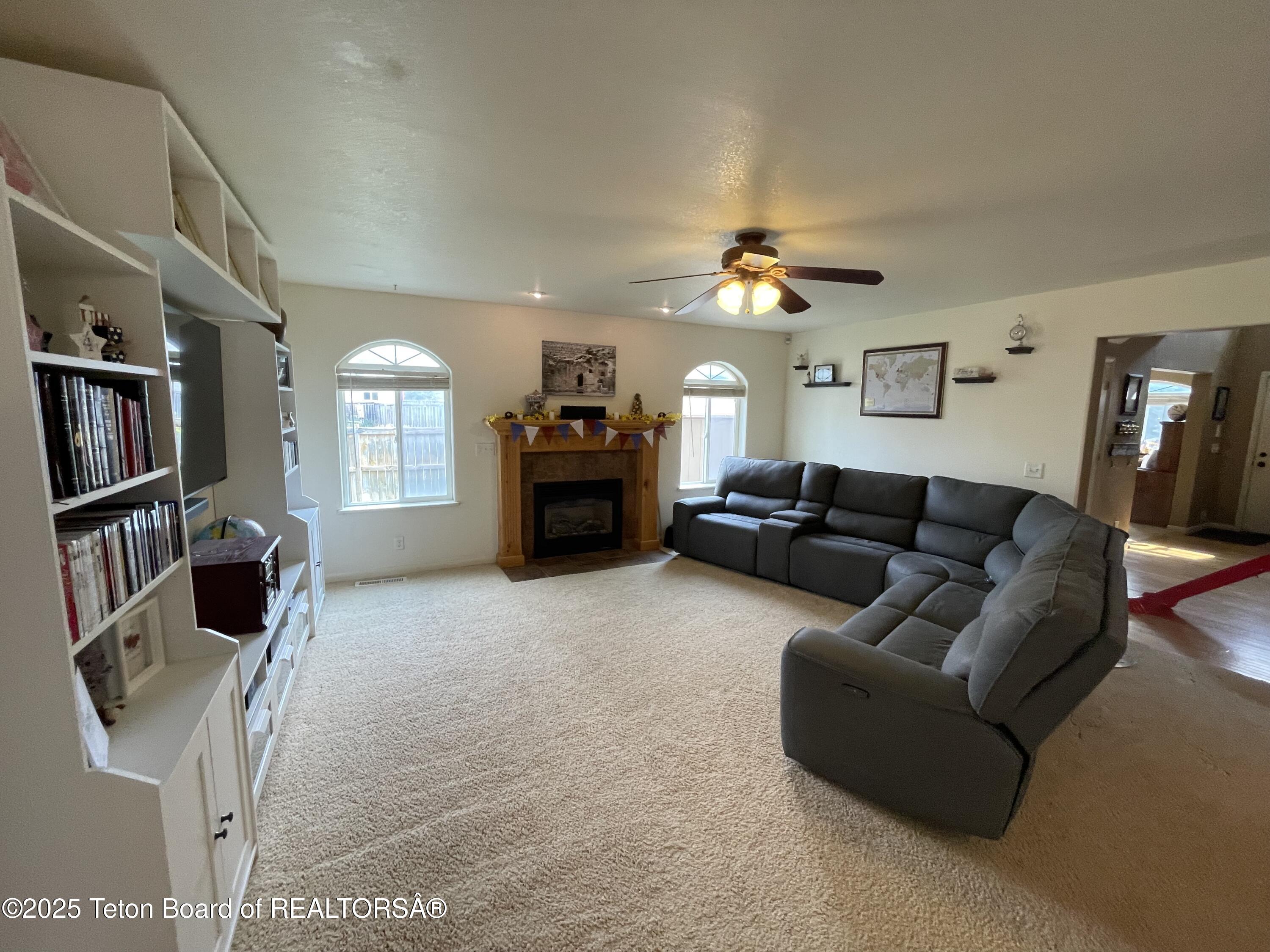 417 Grizzly Road Thayne, WY 83127 - Photo 3 of 25 LR 2