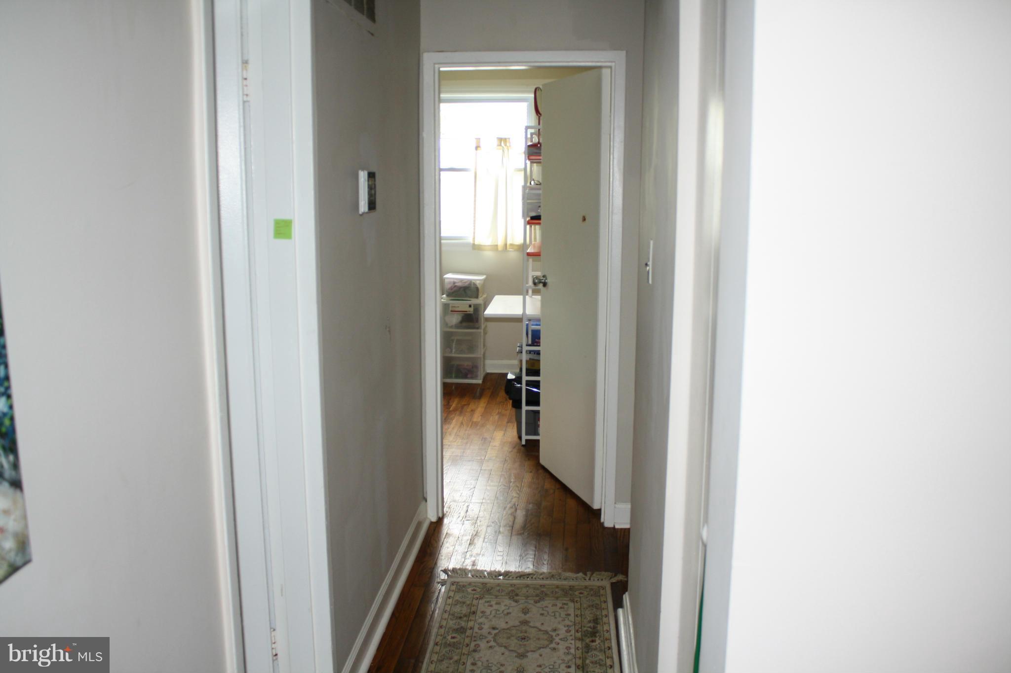 504 Pinewood Road Rockville, MD 20850 - Photo 5 of 10 Interior (General)