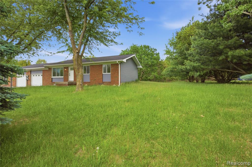 2897 Spring Hill Drive Howell, MI 48843 - Photo 23 of 26