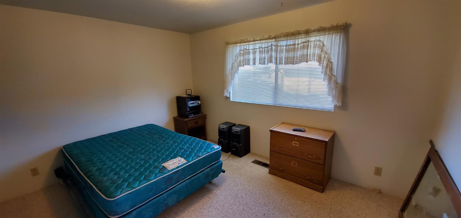 1060 West Harbeck Road Grants Pass, OR 97527 - Photo 23 of 28 Additional Photo