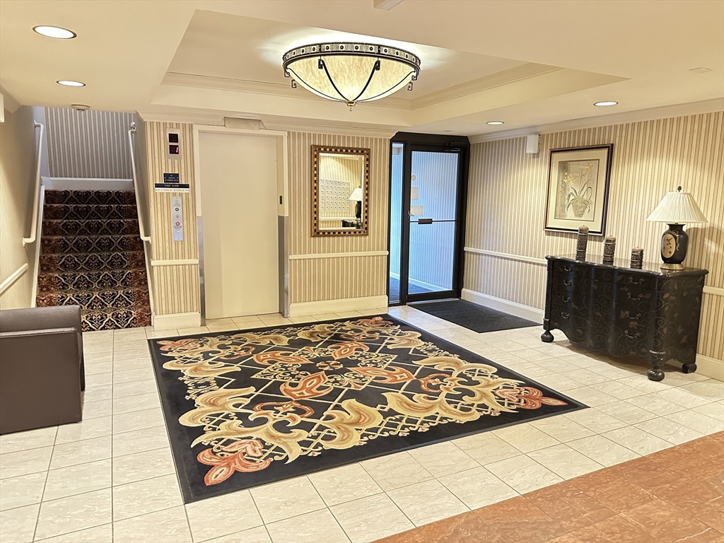 1006 Paradise Road, Unit PHN Swampscott, MA 01907 - Photo 5 of 35