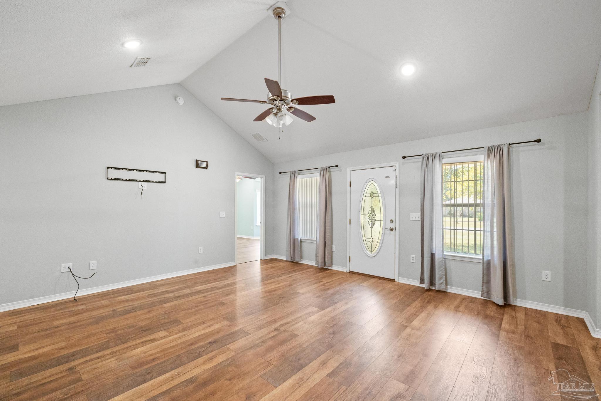 6802 Wallace Drive Pace, FL 32571 - Photo 7 of 72