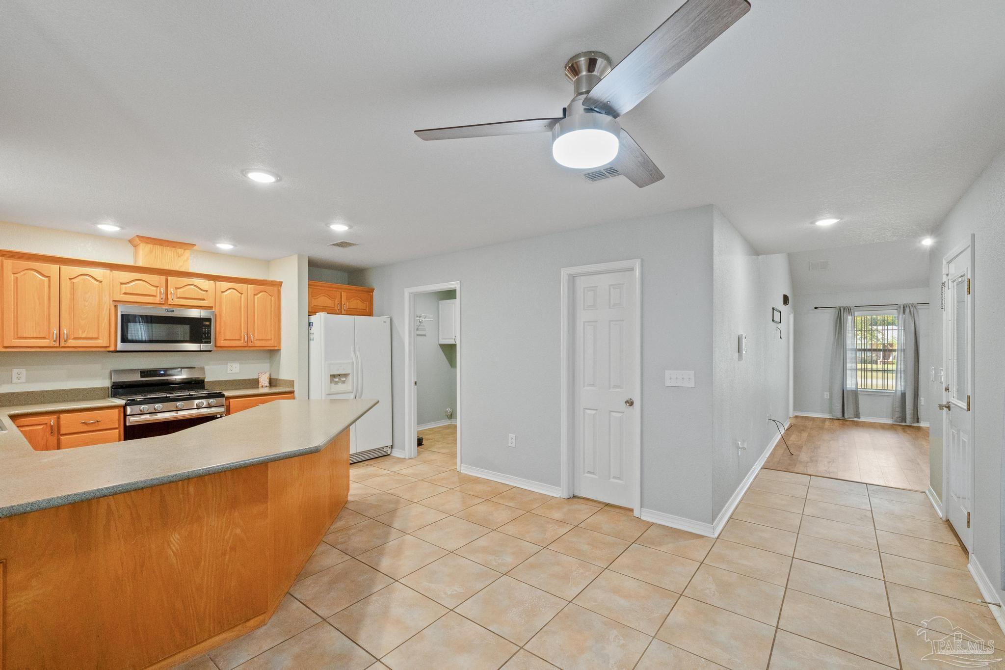 6802 Wallace Drive Pace, FL 32571 - Photo 9 of 72