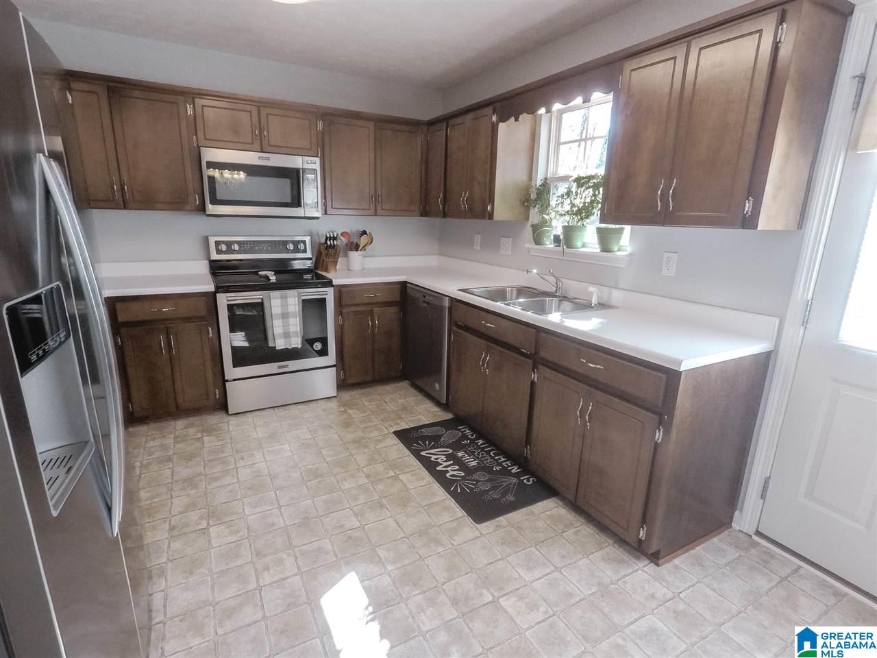 381 Twin Ridge Circle Lincoln, AL 35096 - Photo 4 of 25