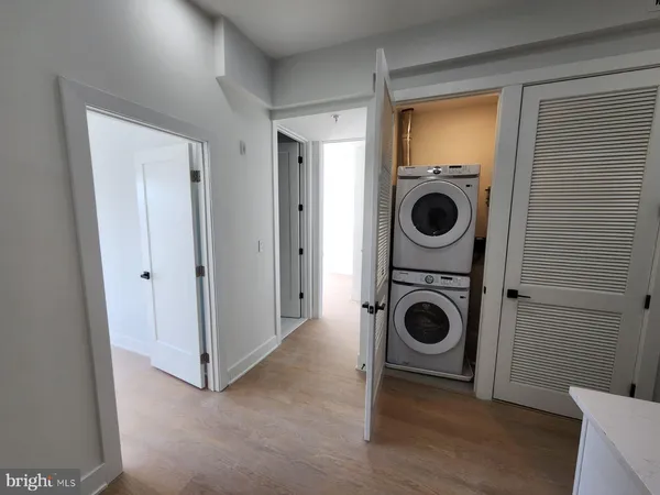 a view of that has washer and dryer